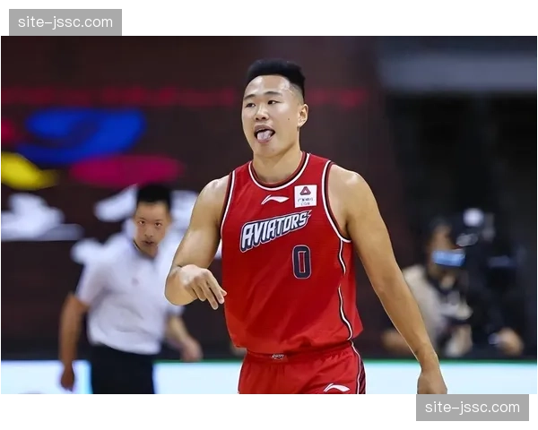 深圳五连胜升至联赛第三 贺希宁31分高效输出成球队新核